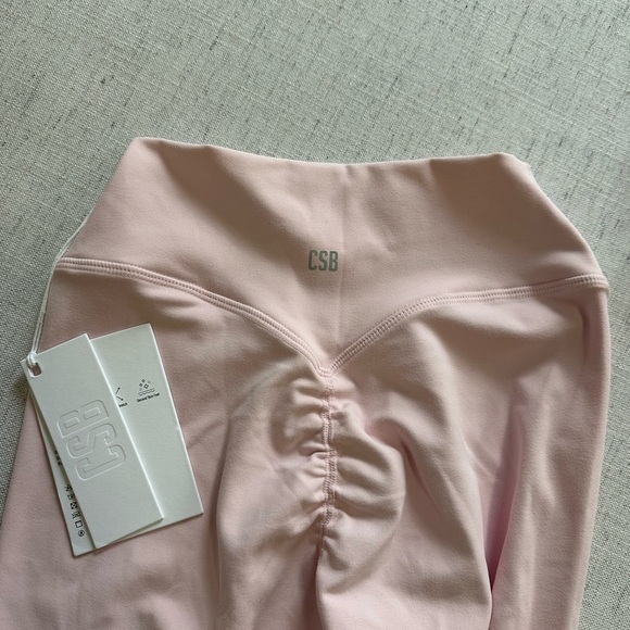 CSB NWT Form Crop Top and Invisible Scrunch set - Picture 9 of 11